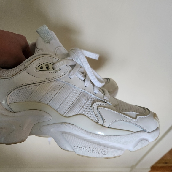 Adidas Magmur Runner Dad Sneakers - Picture 4 of 7